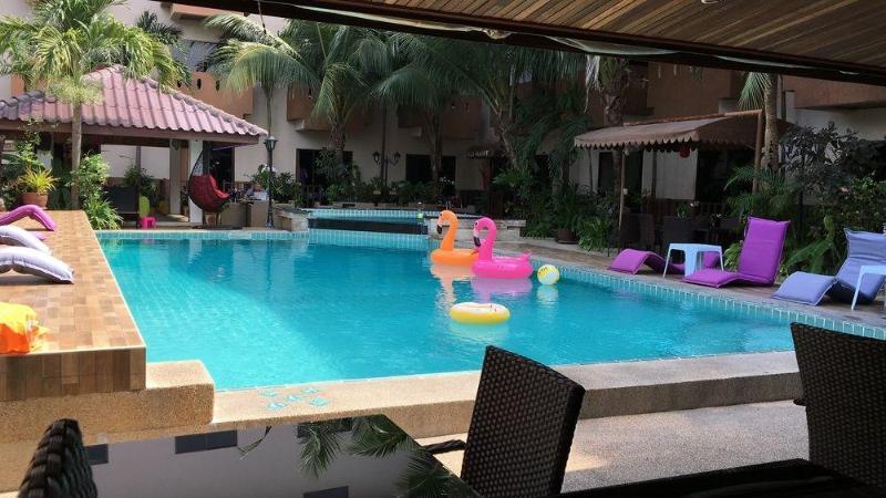 Cocco Resort Pattaya Exteriör bild